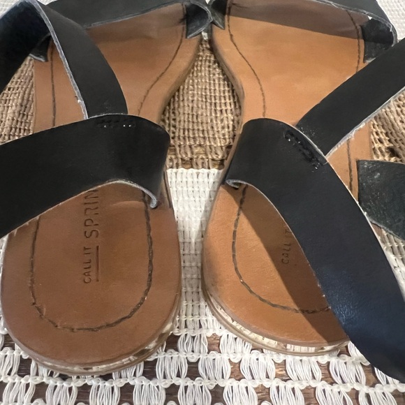 Call it spring strappy flat sandals - Picture 2 of 2